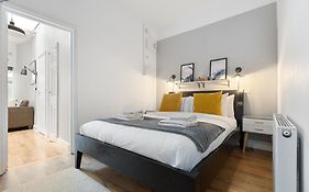 Putney Thames Garden Flat
